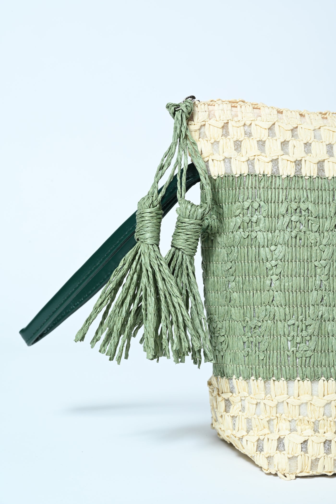 POCHETTE BICOLOR RAFFIA