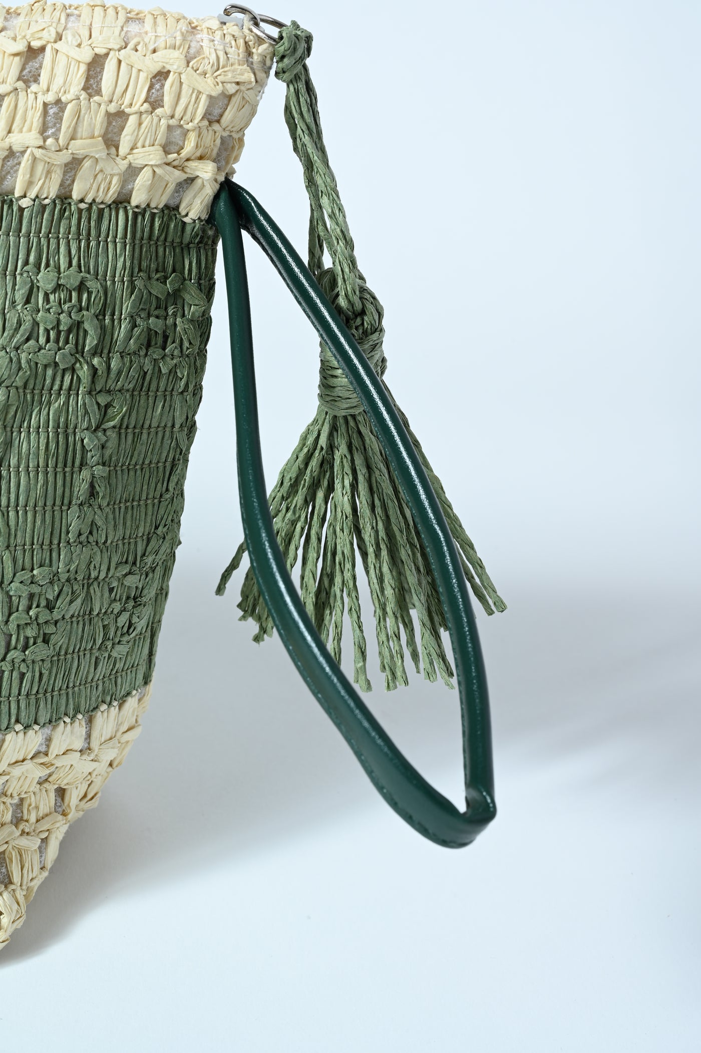 POCHETTE BICOLOR RAFFIA