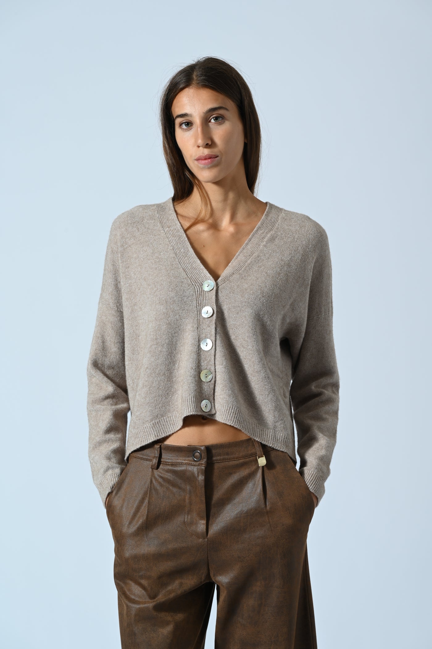 CARDIGAN CORTO BOTTONI