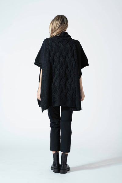 PONCHO TRECCIA COLLO ALTO