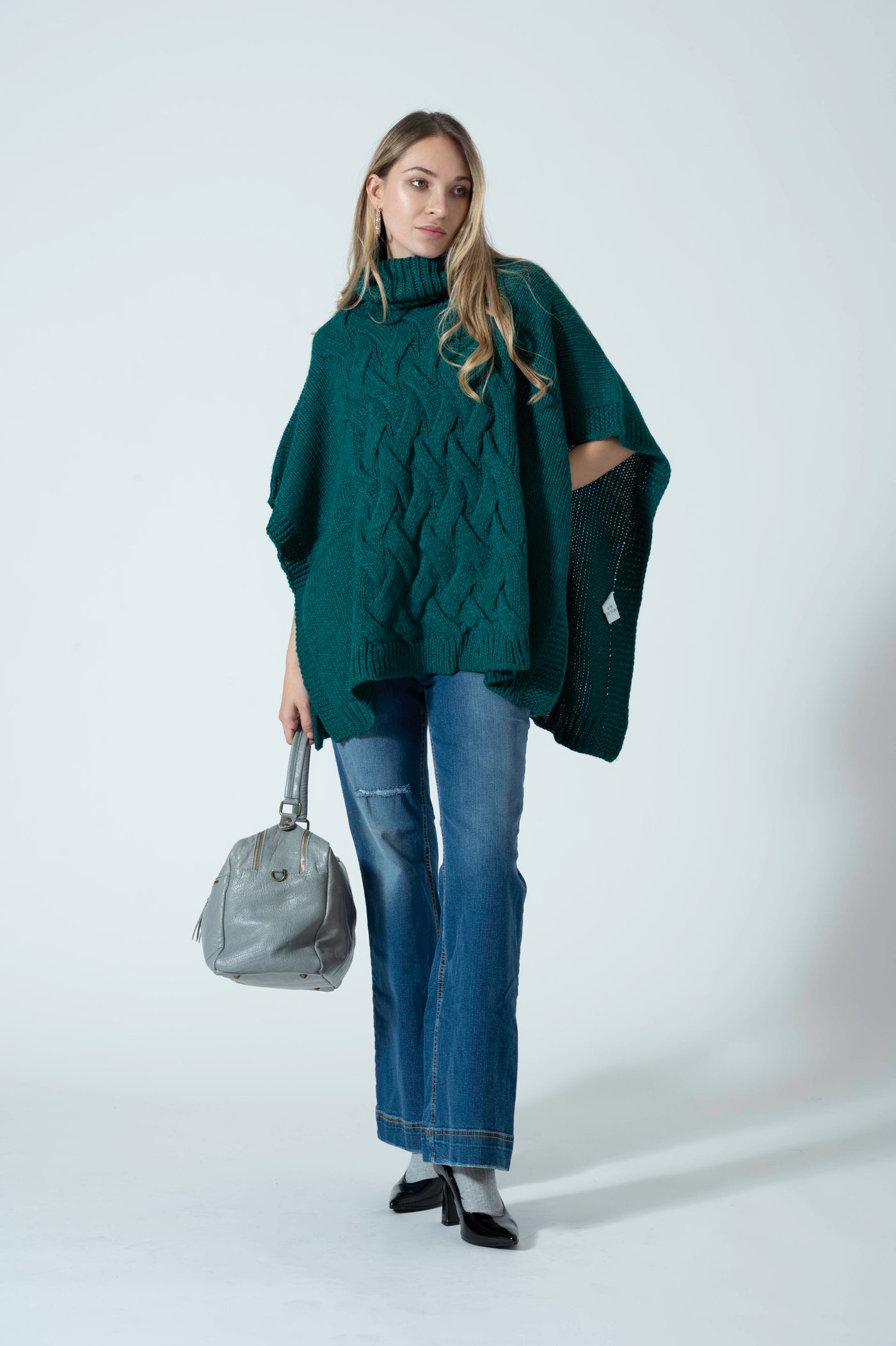 PONCHO TRECCIA COLLO ALTO