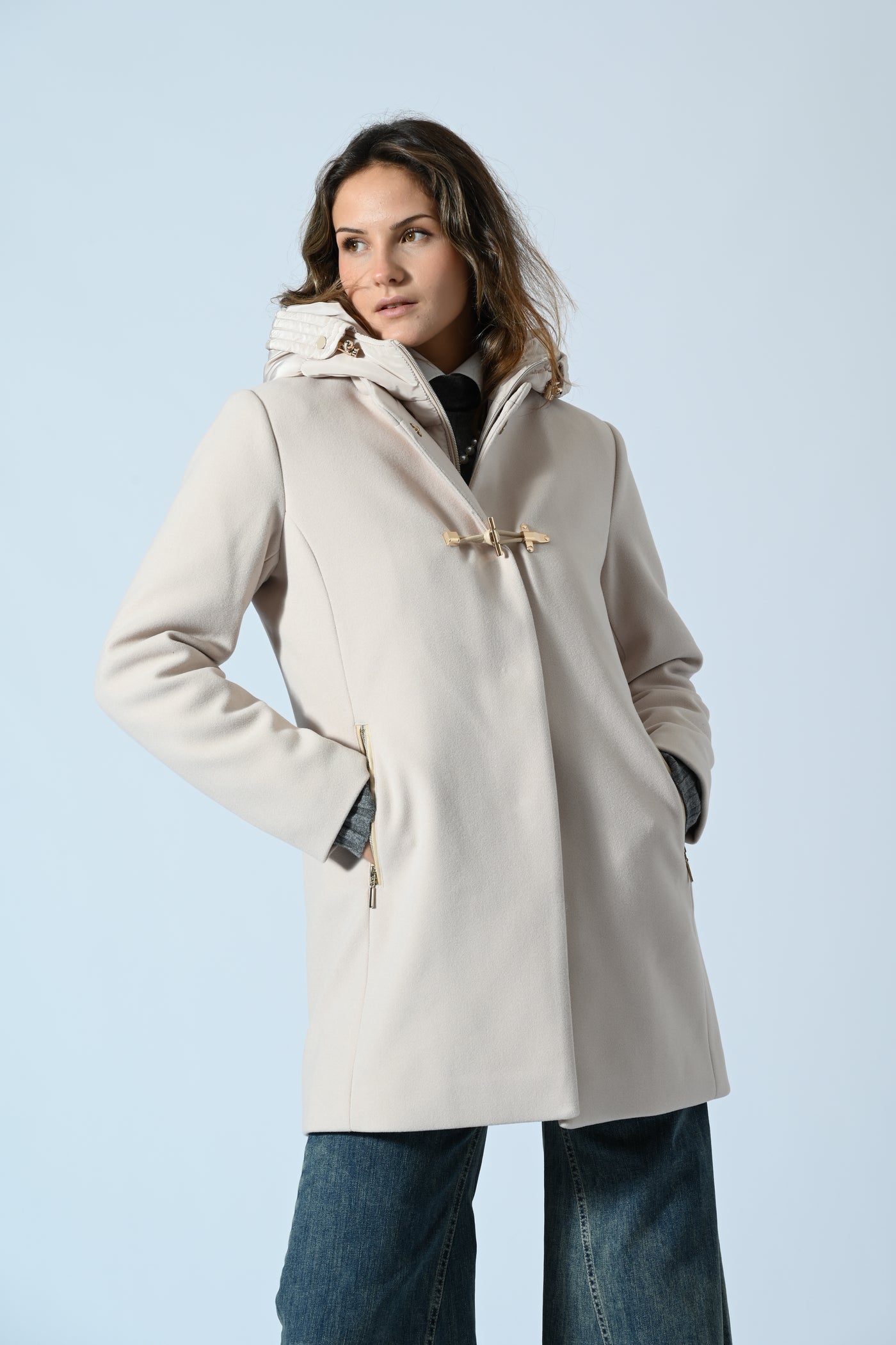 CAPPOTTO CON CAPPUCCIO E ALAMARI