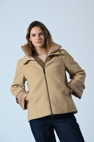 CAPPOTTO CORTO CON INSERTI ECOPIUMA