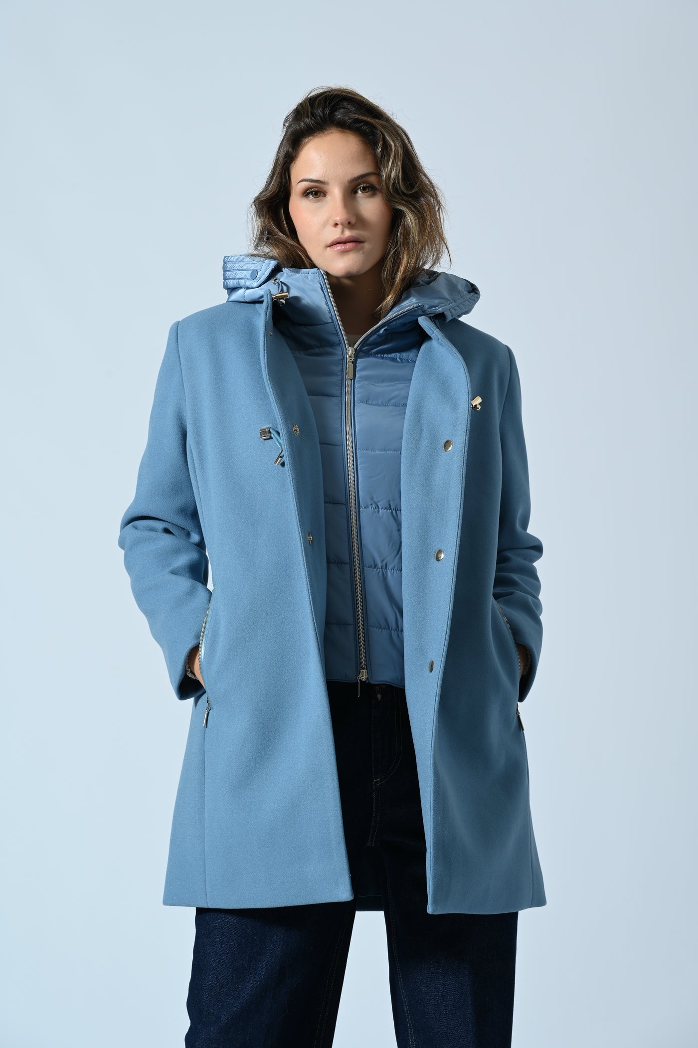 CAPPOTTO CON CAPPUCCIO E ALAMARI