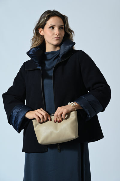 CAPPOTTO CORTO CON INSERTI ECOPIUMA