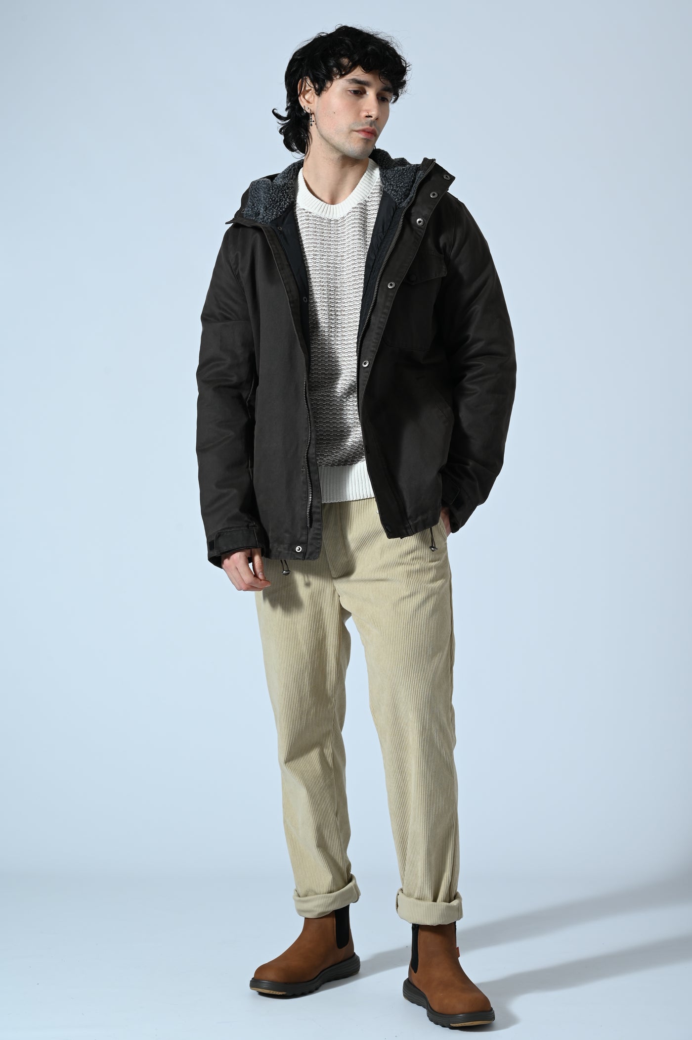 GIUBBOTTO CON CAPPUCCIO IN TESSUTO CERATO