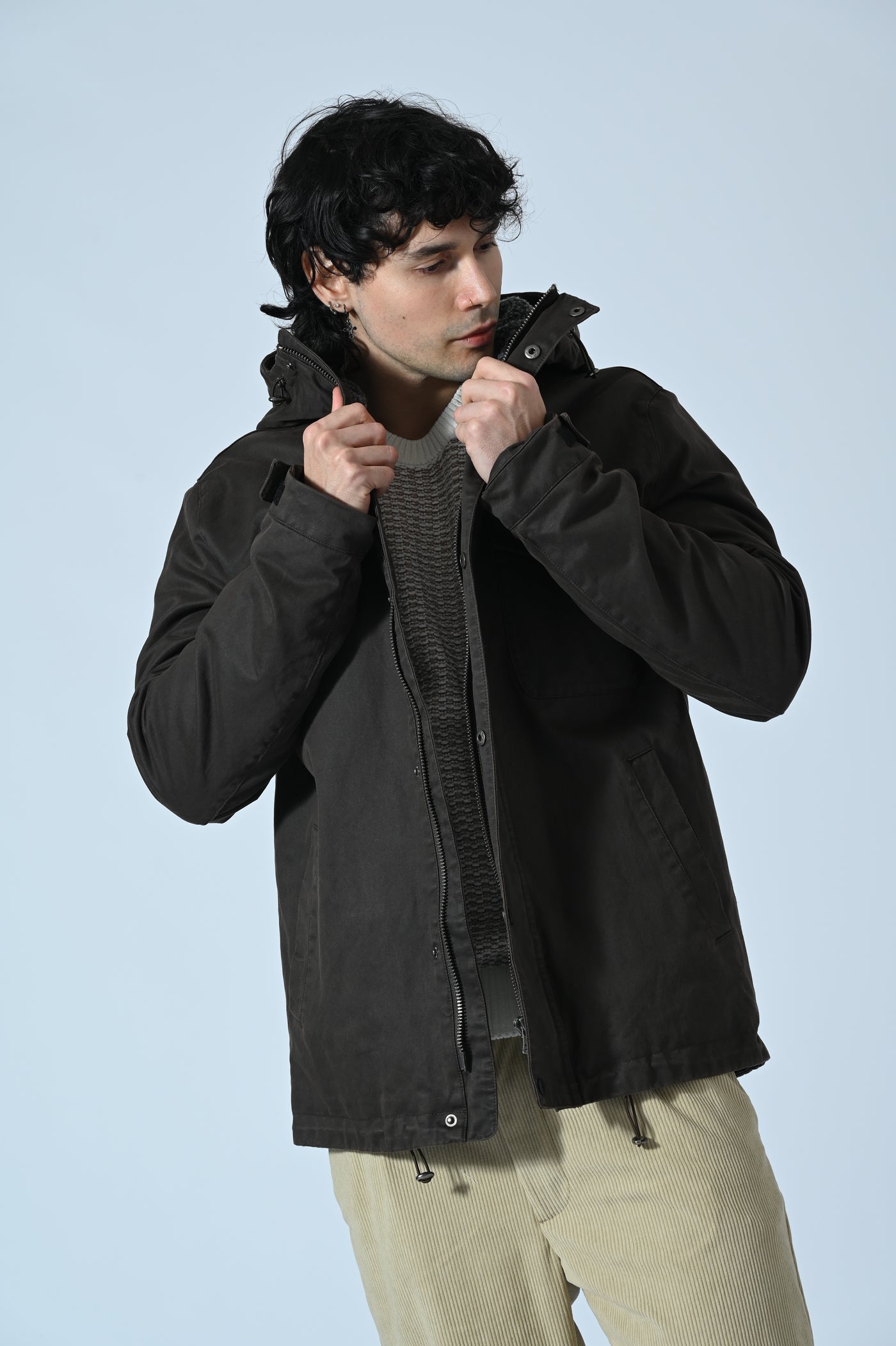 GIUBBOTTO CON CAPPUCCIO IN TESSUTO CERATO