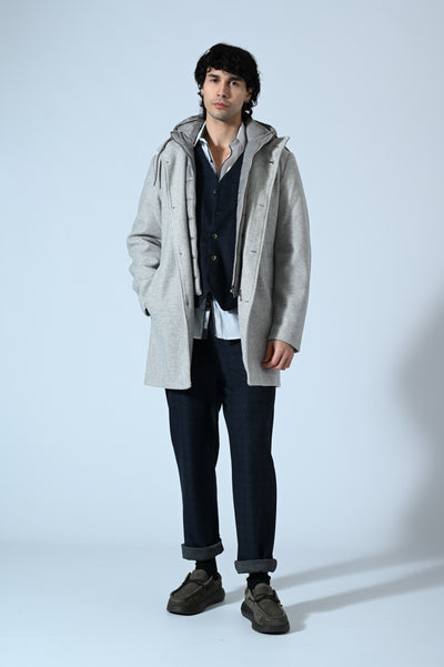 CAPPOTTO CON PETTORINA E CAPPUCCIO REMOVIBILI