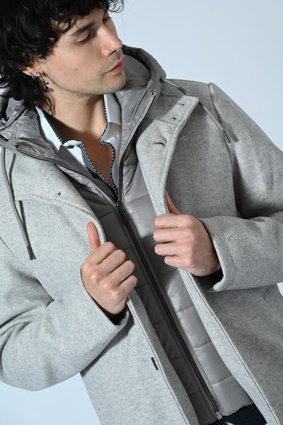 CAPPOTTO CON PETTORINA E CAPPUCCIO REMOVIBILI