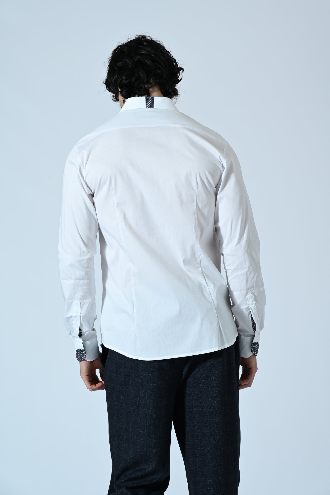 CAMICIA COTONE TINTA UNITA CON INSERTI FANTASIA