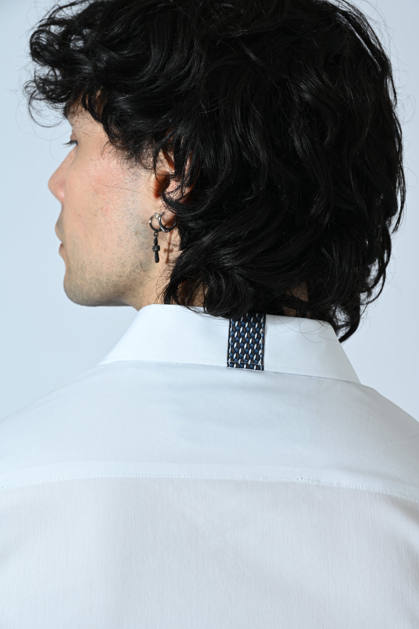 CAMICIA COTONE TINTA UNITA CON INSERTI FANTASIA