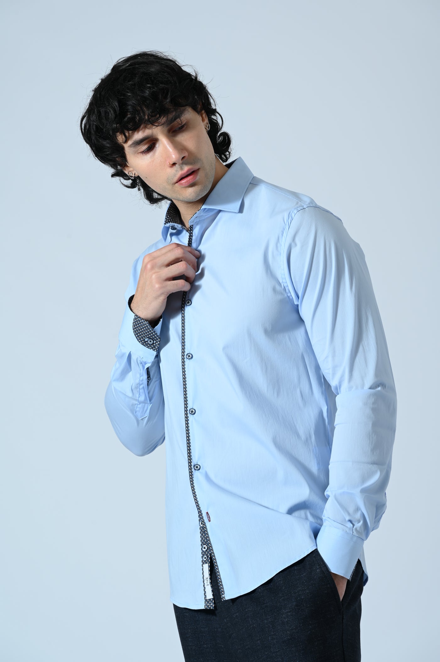 CAMICIA COTONE TINTA UNITA CON INSERTI FANTASIA