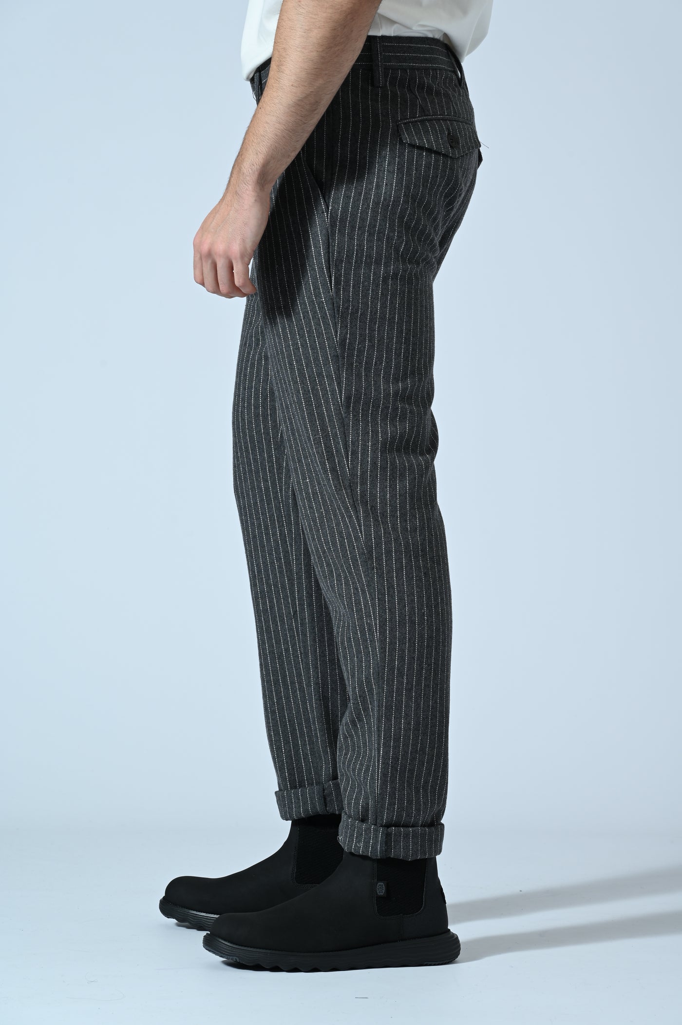 PANTALONE CHINO GESSATO CON PINCE