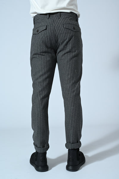 PANTALONE CHINO GESSATO CON PINCE