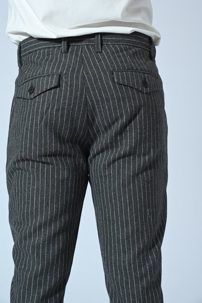 PANTALONE CHINO GESSATO CON PINCE