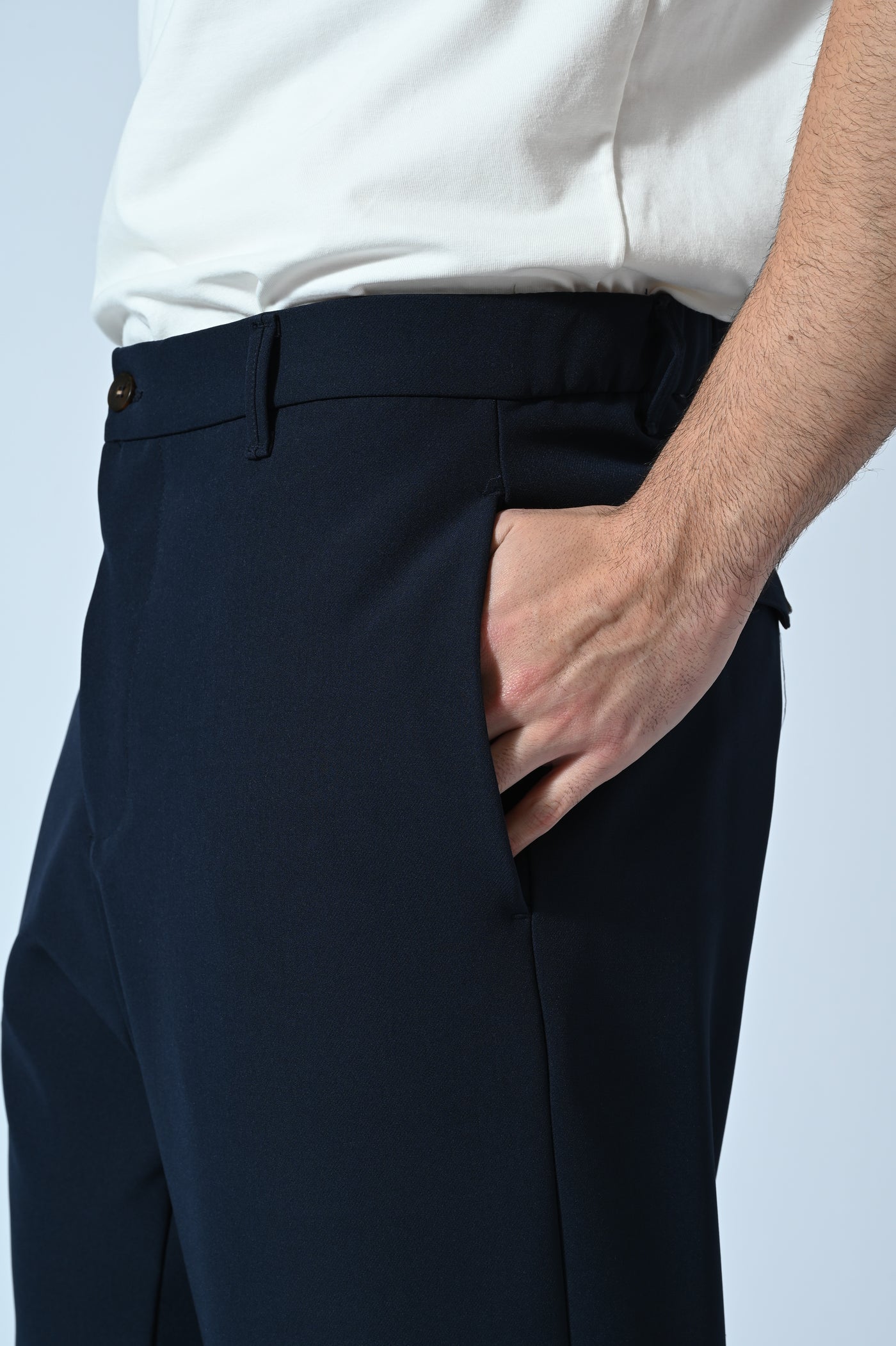 PANTALONE CHINO IN TESSUTO TECNICO