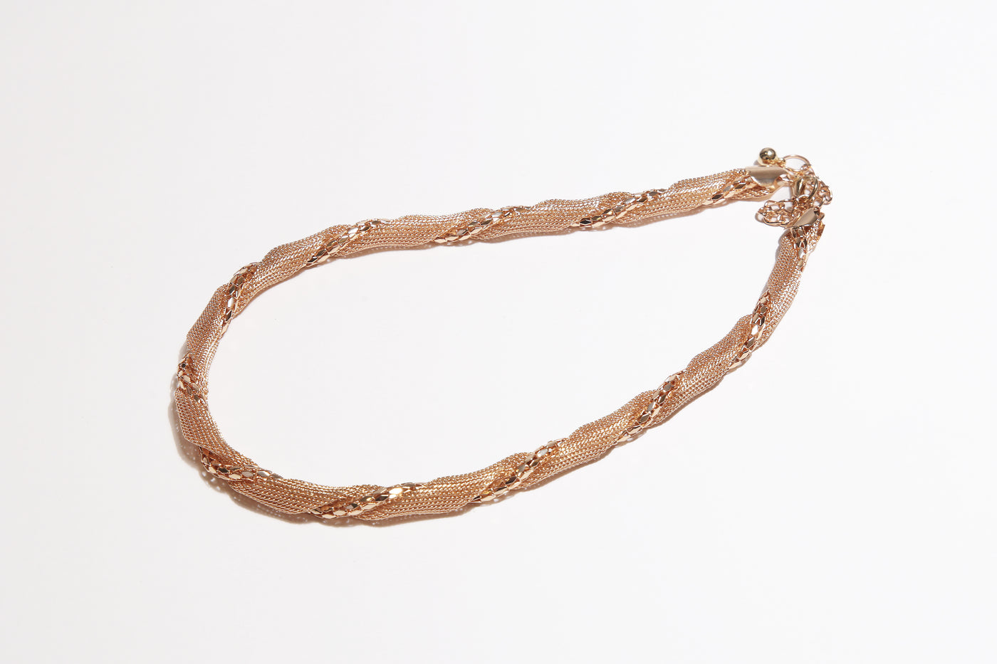 COLLANA CORTA INTRECCIATA